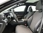 Mercedes-Benz C-klasse 300 e Business Solution | Warmtewerend, donkergetint glas | Trekhaak | Panoramaschuifdak | GUARD 360° Plus | Sierdelen diamantpatroon zilvergrijs | Sfeerverlichting | Smartphone-integratie |