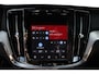 Volvo V60 T6 Plug-in hybrid AWD Ultra Dark | Elektrisch verstelbare voorstoelen met memory | 360 graden camera | Blind spot | Verwarmbare voorstoelen en achterbank | Android Auto/Apple CarPlay | Adaptieve cruis controle | Keyless Entry