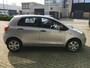 Toyota Yaris 1.0 VVTi Acces / 5 DEUREN / ZUINIG / AIRCO / APK SEPTEMBER 2026