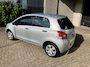 Toyota Yaris 1.0 VVTi Acces / 5 DEUREN / ZUINIG / AIRCO / APK SEPTEMBER 2027