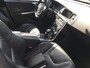 Volvo V60 2.4 D6 Twin Engine R-Design / DEALER SERVICED / LEDER / EURO-6 /