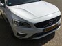 Volvo V60 2.4 D6 Twin Engine R-Design / DEALER SERVICED / LEDER / EURO-6 /