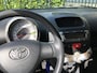 Toyota Aygo 1.0-12V Cool / 5 DEURS / ZUINIG / KM+NAP / METALLIC / APK JUNI 2027