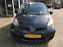 Toyota Aygo 1.0-12V Cool / 5 DEURS / ZUINIG / KM+NAP / METALLIC / APK JUNI 2027