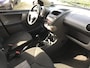 Toyota Aygo 1.0-12V Cool / 5 DEURS / ZUINIG / KM+NAP / METALLIC / APK JUNI 2027
