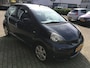 Toyota Aygo 1.0-12V Cool / 5 DEURS / ZUINIG / KM+NAP / METALLIC / APK JUNI 2027