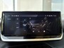 Peugeot 2008 Allure Pack 1.2 Hybrid 145pk e-DCS6 | STOELVERW. | ADAPTIVE CRUISE | KEYLESS ENTRY | 360° CAMERA | DODEHOEKBEW. | NAVI | LEDER/STOF |