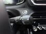 Peugeot 2008 Allure Pack 1.2 Hybrid 145pk e-DCS6 | STOELVERW. | ADAPTIVE CRUISE | KEYLESS ENTRY | 360° CAMERA | DODEHOEKBEW. | NAVI | LEDER/STOF |