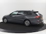 Volkswagen Golf 1.5 TSI Active Life | Trekhaak | Stoelverwarming | Carplay | Sfeerverlichting | Navigatie | Adaptive cruise | Parkeerhulp | Stuurverwarming | Bluetooth | Climate control