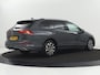 Volkswagen Golf 1.5 TSI Active Life | Trekhaak | Stoelverwarming | Carplay | Sfeerverlichting | Navigatie | Adaptive cruise | Parkeerhulp | Stuurverwarming | Bluetooth | Climate control