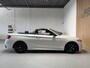 BMW 2-Serie Cabrio M235i - AUTOMAAT - PARELMOER WIT - LEER - NAVIGATIE - HARMAN KARDON - M PERFORMANCE UITLAAT