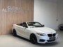 BMW 2-Serie Cabrio M235i - AUTOMAAT - PARELMOER WIT - LEER - NAVIGATIE - HARMAN KARDON - M PERFORMANCE UITLAAT