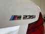 BMW 2-Serie Cabrio M235i - AUTOMAAT - PARELMOER WIT - LEER - NAVIGATIE - HARMAN KARDON - M PERFORMANCE UITLAAT