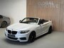 BMW 2-Serie Cabrio M235i - AUTOMAAT - PARELMOER WIT - LEER - NAVIGATIE - HARMAN KARDON - M PERFORMANCE UITLAAT