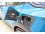 Opel Mokka-e Electric 54 kWh 281pk GSE | Unieke uitvoering | Alcantara sportstoelen | 20" Lichtmetalen velgen |  | Sperdifferentieel | Alcon remschijven met gele remklauwen | Navigatie | Stoel- en Stuurverwarming | Camera | Adapt. Cruise control | Zwart dak en motorkap