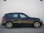 BMW X3 sDrive20i Launch Edition High Executive 170 Pk Automaat M-Sport / Navi / DAB / Leer / HUD / Apple Carplay / Camera / Pano-dak / 21 inch
