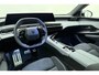 Peugeot E-3008 GT Long Range 97 kWh 230 Pk | OP VOORRAAD | UNIEK | WLTP 680 Actieradius | Trekhaak | Panoramisch Schuif/Kantel Dak | Alcantara Executive Interior