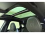 Peugeot E-3008 GT Long Range 97 kWh 230 Pk | OP VOORRAAD | UNIEK | WLTP 680 Actieradius | Trekhaak | Panoramisch Schuif/Kantel Dak | Alcantara Executive Interior