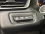 Renault Clio 90PK TCe Intens | Trekhaak | Armsteun | Navi | Parkeersensoren | Climate Control | Apple CarPlay/Android Auto | Cruise Control | Lichtmetalen Velgen | Full LED | Licht & Regen Sensor |