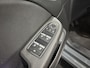 Renault Clio 90PK TCe Intens | Trekhaak | Armsteun | Navi | Parkeersensoren | Climate Control | Apple CarPlay/Android Auto | Cruise Control | Lichtmetalen Velgen | Full LED | Licht & Regen Sensor |