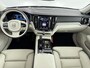Volvo V60 T6 Recharge Ultra Bright | 18" | Harman Kardon | Panoramadak | Head-Up | Full LED | 360 Camera | Elektr. verst. Stoelen | Stoel/Stuur/Achterbankverwarming | Adaptieve Cruise | BLIS