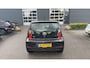 Volkswagen Up! 1.0 | 65 PK | All Season Banden | Parkeercamera | Stuurbediening | Airco | DAB+