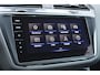 Volkswagen Tiguan 1.4 TSI eHybrid R-Line Business+ Rijklaarprijs-Garantie Panorama dak Trekhaak Leder Interieur Matrix Apple carplay