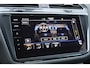 Volkswagen Tiguan 1.4 TSI eHybrid R-Line Business+ Rijklaarprijs-Garantie Panorama dak Trekhaak Leder Interieur Matrix Apple carplay