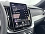 Volvo XC90 T8 Recharge Ultra Black Edition Excecutive | 22" | Gelaagd & Getint Glas | Geint. Kinderzitje | Luchtvering | Bowers & Wilkins | Geventileerd Nappa | Stoelmassage | Head-Up | Panoramadak | 360 Camera | Matrix LED | Elektr. verst. Stoelen