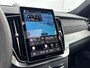 Volvo XC90 T8 Recharge Ultra Black Edition Excecutive | 22" | Gelaagd & Getint Glas | Geint. Kinderzitje | Luchtvering | Bowers & Wilkins | Geventileerd Nappa | Stoelmassage | Head-Up | Panoramadak | 360 Camera | Matrix LED | Elektr. verst. Stoelen