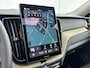 Volvo XC60 T6 Recharge Ultra Dark | 20" | Trekhaak | Panoramadak | Full LED | 360 Camera | Head-Up | Harman Kardon | Elektr. verst. Stoelen | Stoel/Stuur/Achterbankverwarming