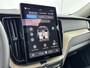 Volvo XC60 T6 Recharge Ultra Dark | 20" | Trekhaak | Panoramadak | Full LED | 360 Camera | Head-Up | Harman Kardon | Elektr. verst. Stoelen | Stoel/Stuur/Achterbankverwarming