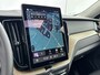 Volvo XC60 T6 Recharge Ultra Dark | 20" | Trekhaak | Panoramadak | Full LED | 360 Camera | Head-Up | Harman Kardon | Elektr. verst. Stoelen | Stoel/Stuur/Achterbankverwarming