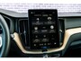 Volvo XC60 2.0 T6 Plug-in hybrid AWD Ultra Dark | Facelift | Luchtvering | Trekhaak | Adaptieve Cruise Control | Keyless Entry | Harman Kardon | Power Seats |