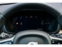 Volvo XC60 2.0 T6 Plug-in hybrid AWD Ultra Dark | Facelift | Luchtvering | Trekhaak | Adaptieve Cruise Control | Keyless Entry | Harman Kardon | Power Seats |