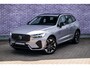 Volvo XC60 2.0 T6 Plug-in hybrid AWD Ultra Dark | Facelift | Luchtvering | Trekhaak | Adaptieve Cruise Control | Keyless Entry | Harman Kardon | Power Seats |