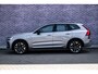 Volvo XC60 2.0 T6 Plug-in hybrid AWD Ultra Dark | Facelift | Luchtvering | Trekhaak | Adaptieve Cruise Control | Keyless Entry | Harman Kardon | Power Seats |