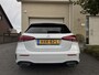 Mercedes-Benz A-klasse 180 AMG Aut Panoramadak Widescreen SfeerVerlichting Keyless SportLeder Led Camera Nightpakket Pdc