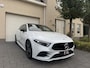 Mercedes-Benz A-klasse 180 AMG Aut Panoramadak Widescreen SfeerVerlichting Keyless SportLeder Led Camera Nightpakket Pdc