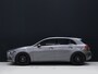 Mercedes-Benz A-klasse 200 Business Solution Plus Upgrade [SCHUIFKANTELDAK, TREKHAAK, DIGITAL DASH, CAMERA, CRUISE CONTROL, CLIMATE CONTROL, BLUETOOTH, NAVIGATIE, NIEUWSTAAT]