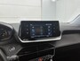 Peugeot e-2008 EV Allure 136pk 50 kWh Automaat | SoH 93,2% | Navigatie | Climate Control | Cruise Control | Camera | LED | 17"LMV | Apple Carplay/Android Auto |