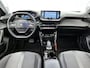 Peugeot e-2008 EV 136pk Blue Lease Allure 50 kWh Automaat | SoH 93,5% | Navigatie | Climate Control | Cruise Control | Camera | 17"LMV | LED | Apple Carplay/Android Auto |