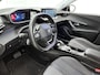 Peugeot e-2008 EV 136pk Blue Lease Allure 50 kWh Automaat | SoH 93,5% | Navigatie | Climate Control | Cruise Control | Camera | 17"LMV | LED | Apple Carplay/Android Auto |