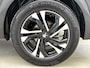 Peugeot e-2008 EV 136pk Blue Lease Allure 50 kWh Automaat | SoH 93,5% | Navigatie | Climate Control | Cruise Control | Camera | 17"LMV | LED | Apple Carplay/Android Auto |