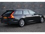 Volvo V90 2.0 T4 Momentum | Trekhaak | LED Koplampen Adaptief | Navigatie | Apple Carplay | Android Auto | Parkeersensoren | Lederen Bekleding | Stoelverwarming voor + achter | Verwarmd stuurwiel | BLIS | Parkeerverwarming