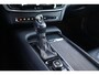 Volvo V90 2.0 T4 Momentum | Trekhaak | LED Koplampen Adaptief | Navigatie | Apple Carplay | Android Auto | Parkeersensoren | Lederen Bekleding | Stoelverwarming voor + achter | Verwarmd stuurwiel | BLIS | Parkeerverwarming