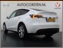Tesla Model Y Long Range AWD 75kWh SOH 94% Warmtepomp AI-Computer Traffic Aware Adap.Cruise Leder Panoramadak Navi Ecc Camera Stoel+Stuurverwarming Privacy Glas Lmv Elek.Achterklep Led Elek.Stoelen+Memory 4WD Fabrieksgarantie tot 15-02-2027 - Garantie op de Accu+Motor tot 15-2-2031/192.000km