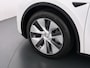 Tesla Model Y Long Range AWD 75kWh SOH 94% Warmtepomp AI-Computer Traffic Aware Adap.Cruise Leder Panoramadak Navi Ecc Camera Stoel+Stuurverwarming Privacy Glas Lmv Elek.Achterklep Led Elek.Stoelen+Memory 4WD Fabrieksgarantie tot 15-02-2027 - Garantie op de Accu+Motor tot 15-2-2031/192.000km