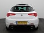 Alfa Romeo Giulietta Panoramadak | Lederen Bekleding | Parkeersensoren | Afneembare Trekhaak | Cruise Control | 18" Lichtmetalen Velgen