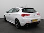 Alfa Romeo Giulietta Panoramadak | Lederen Bekleding | Parkeersensoren | Afneembare Trekhaak | Cruise Control | 18" Lichtmetalen Velgen